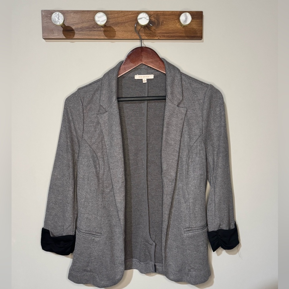 Skies Are Blue Gray Knit Blazer
